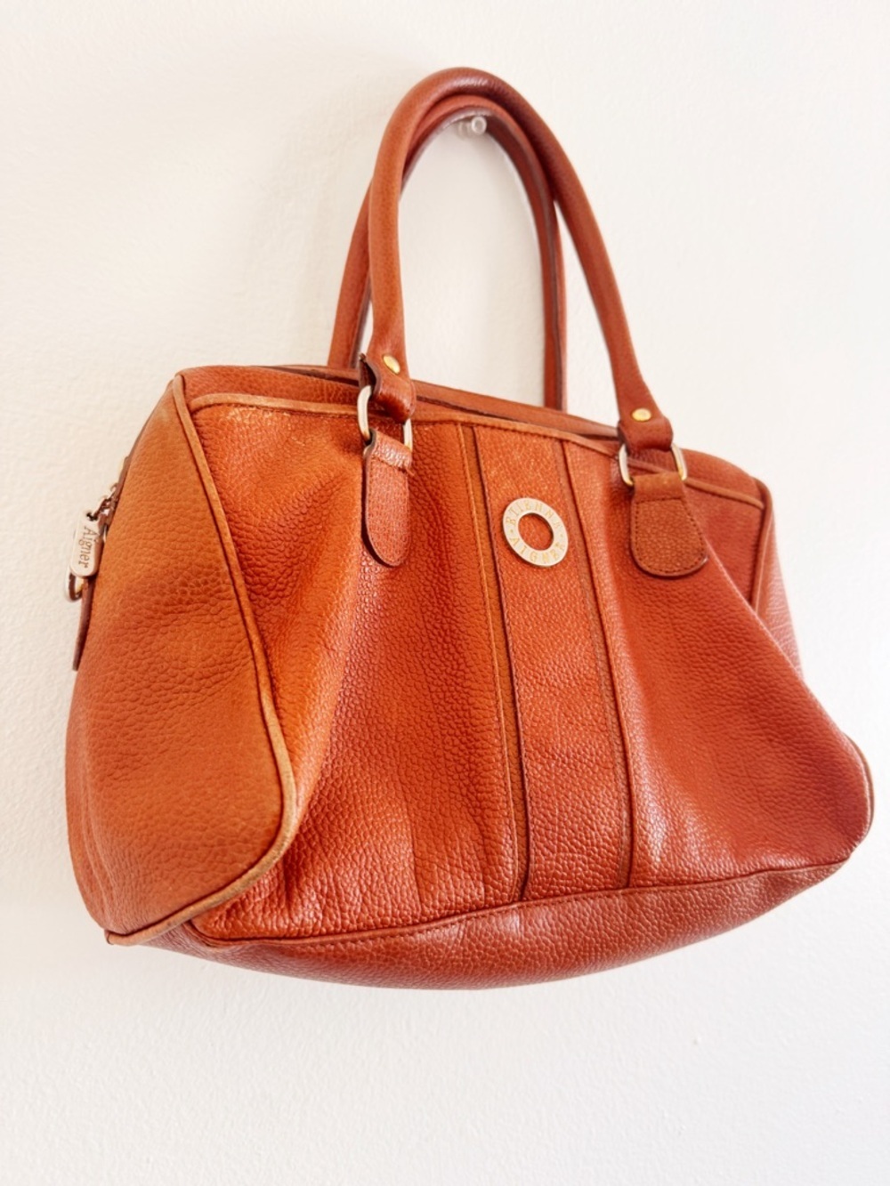 Etienne Aigner Classic Women's Leather Satchel Handbag - Picture 2 of 7